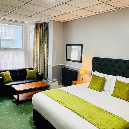 Palm Court B&B Илфракомб Екстериор снимка