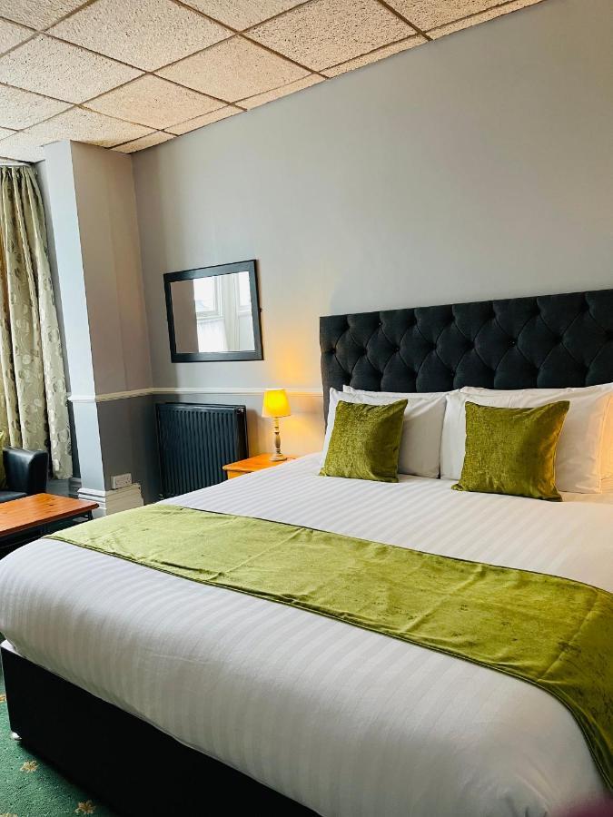 Palm Court B&B Илфракомб Екстериор снимка