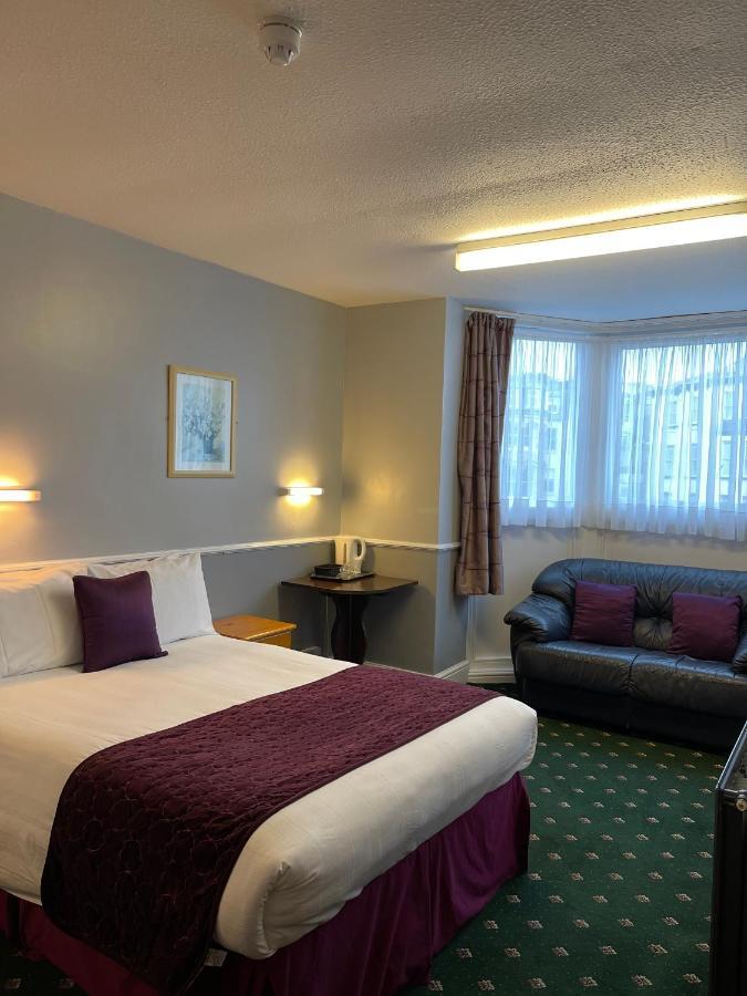 Palm Court B&B Илфракомб Екстериор снимка