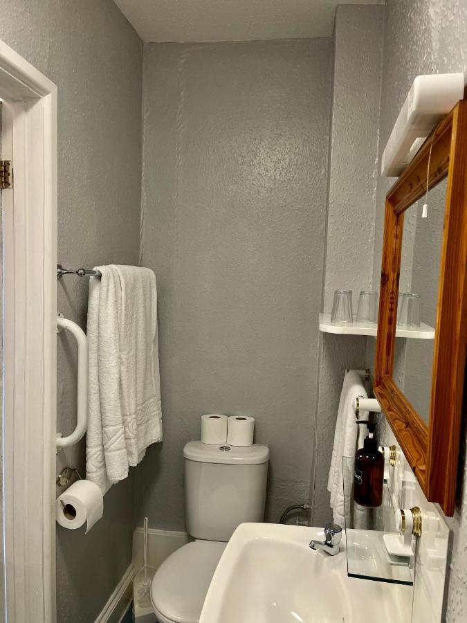 Palm Court B&B Илфракомб Екстериор снимка