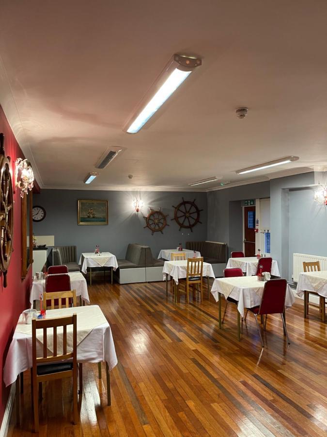 Palm Court B&B Илфракомб Екстериор снимка