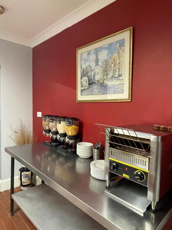 Palm Court B&B Илфракомб Екстериор снимка